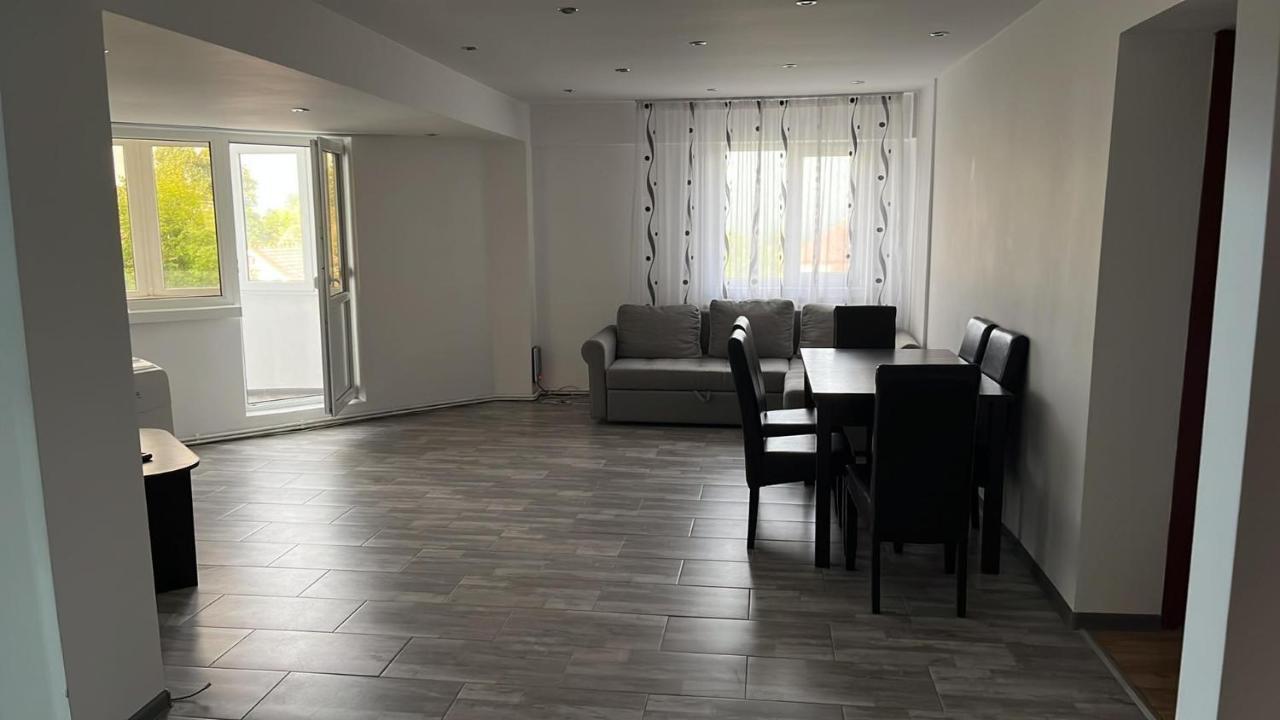 La Carmen ! Apartament Cu 3 Camere ! Vulcan  Zewnętrze zdjęcie